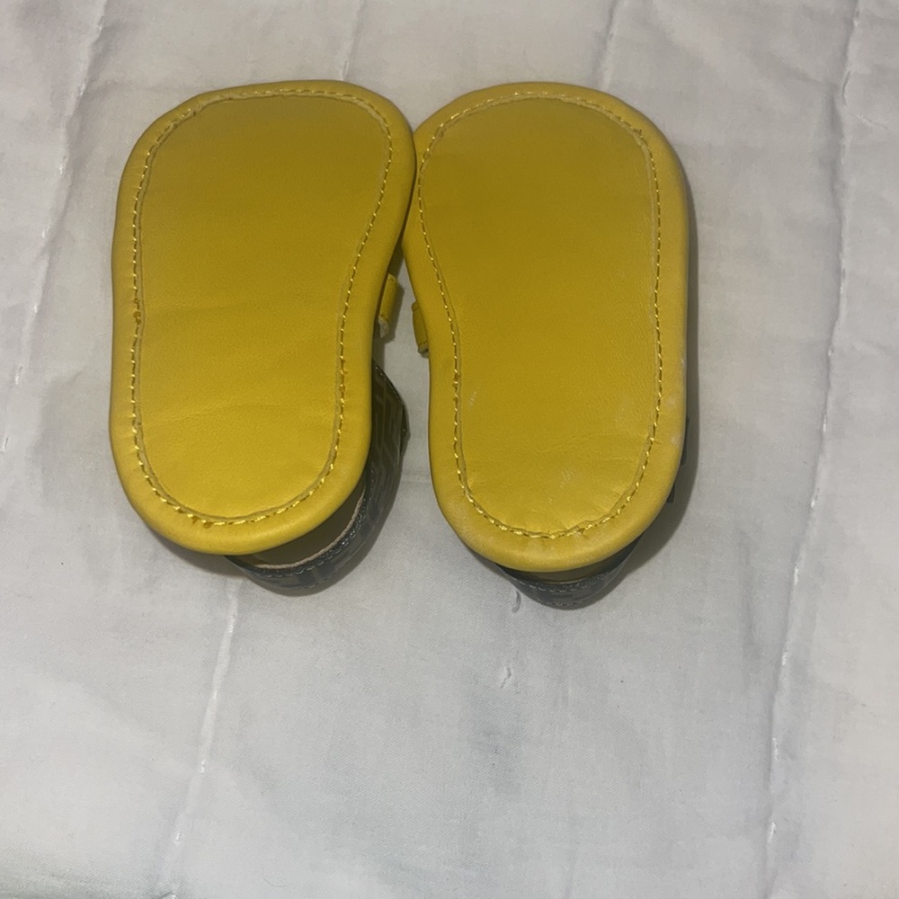 Fendi Pelle Zucca Baby Sandals (Size III) - Picture 4 of 8